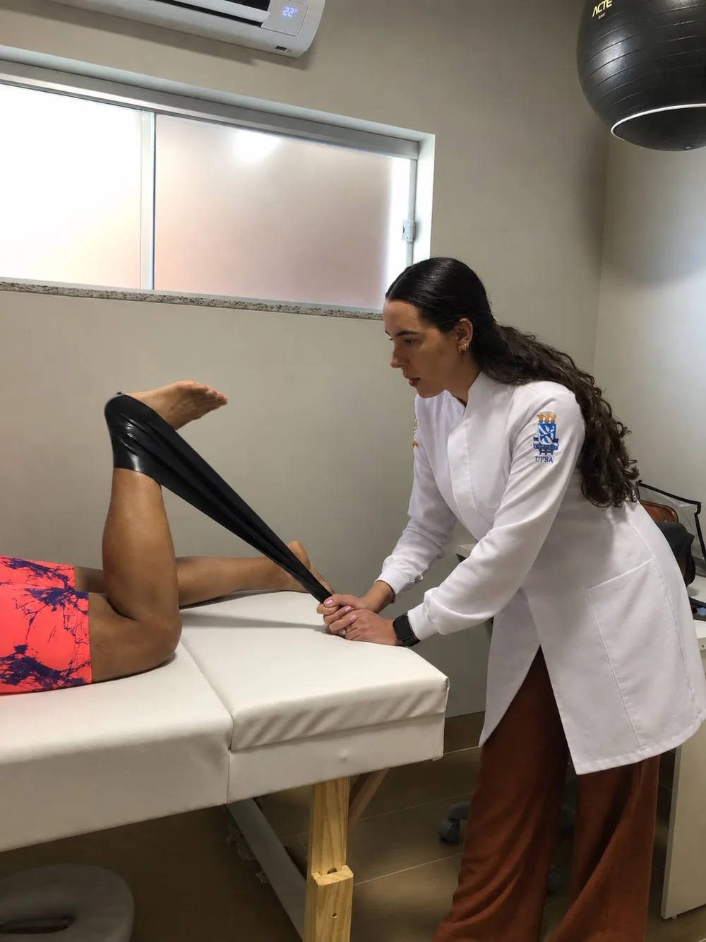 Atendimento de fisioterapia com Mariana Teixeira